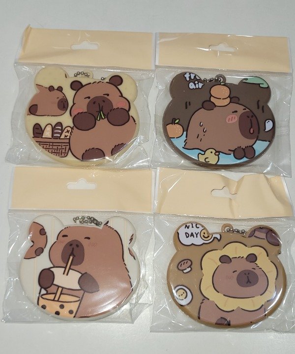 Producto - Espejo con peine capibara