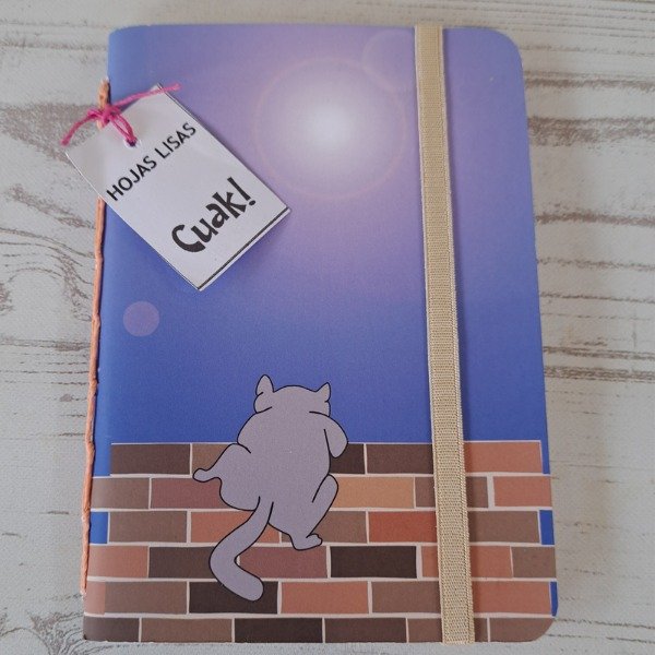 Producto - Libreta A6 Gato Trepando hojas lisas