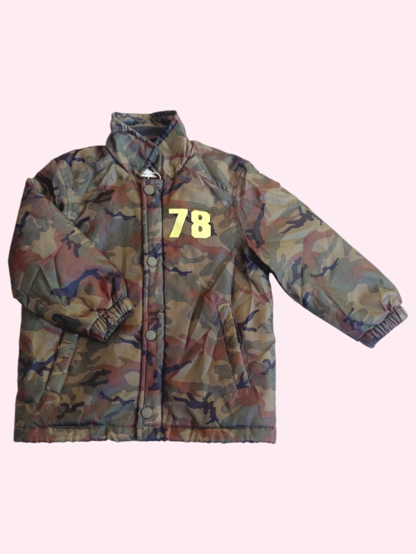 Producto - Campera ultraliviana camuflada verde Zara 2/3 años