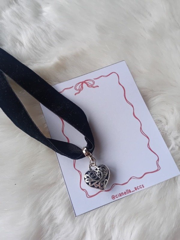 Producto - choker de terciopelo corazón