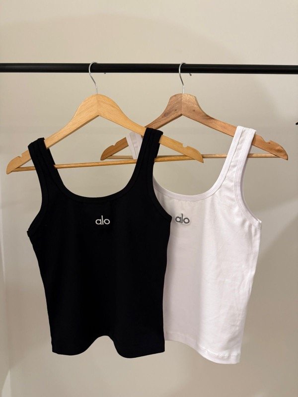 Producto - Musculosa LARA bordadas alo