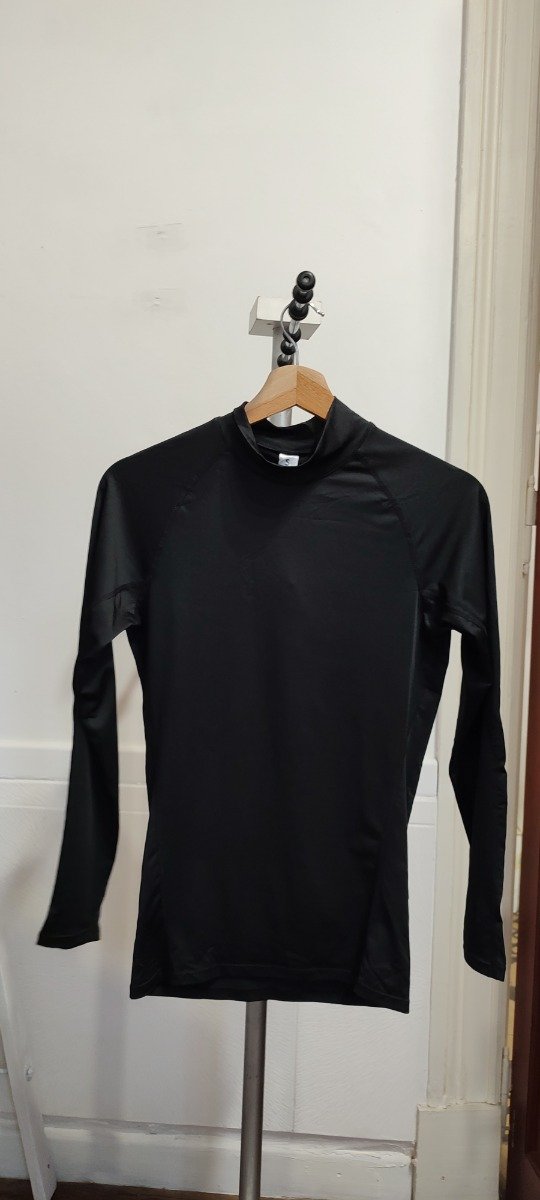 Producto - Remera-Polera negra talle S