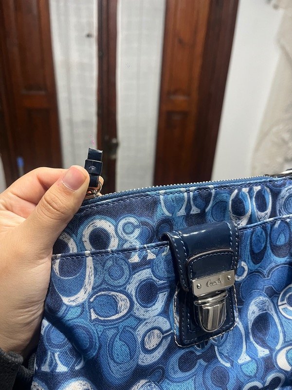 Cartera coach crossbody poppy denim — imagen 6