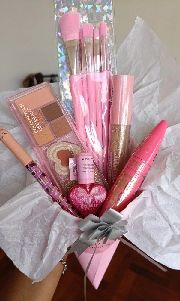 Producto - Ramo de maquillajes