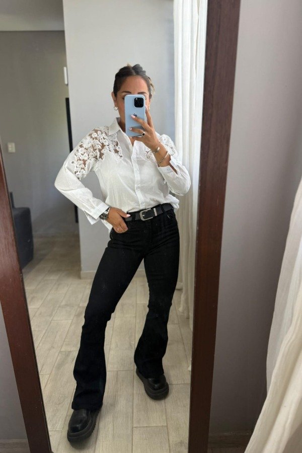 Producto - Camisa China Encaje // 54.900 TRANSF