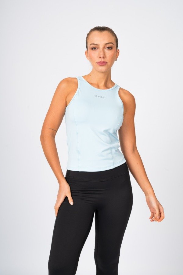 Producto - Musculosa Fit Larga Celeste