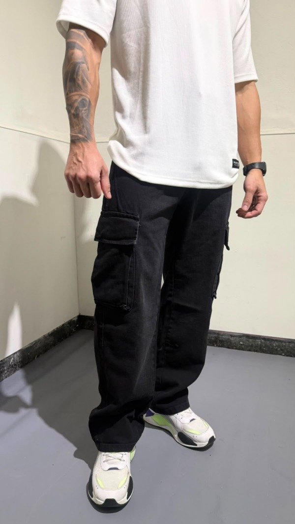 Producto - Jeans baggy cargo negro gastado - 0