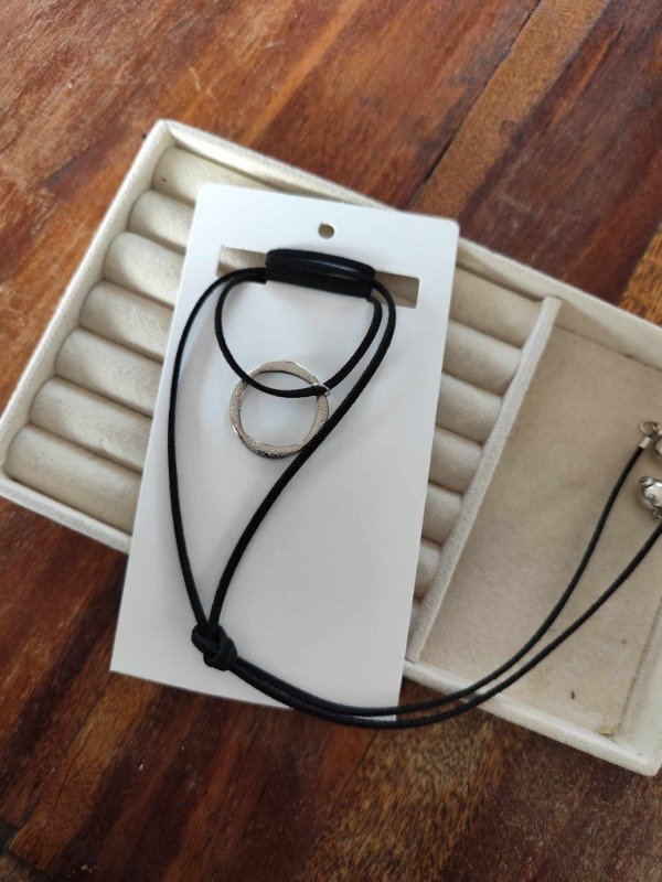 Producto - Lazo negro círculo.