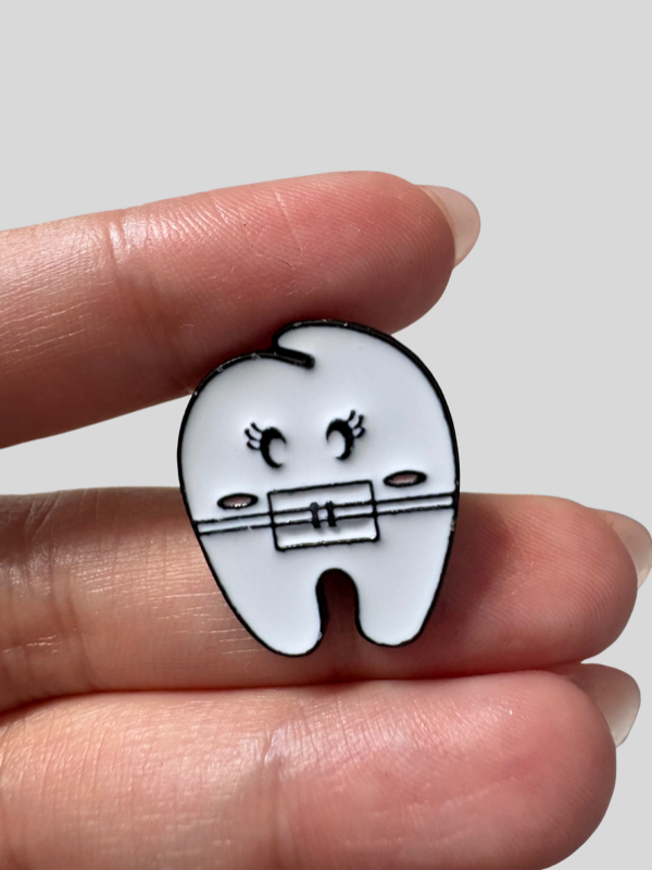 Producto - Pin Diente Aparato