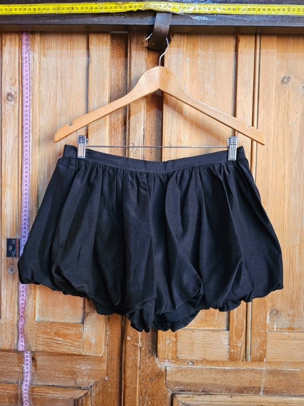 Producto - Short Zara Globo Negro t.M