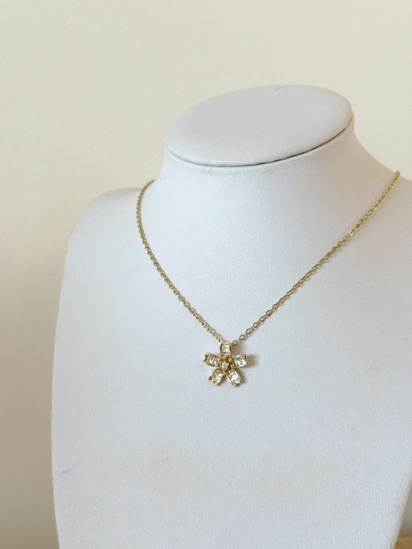 Producto - Collar Flor Strass Dorada - 1