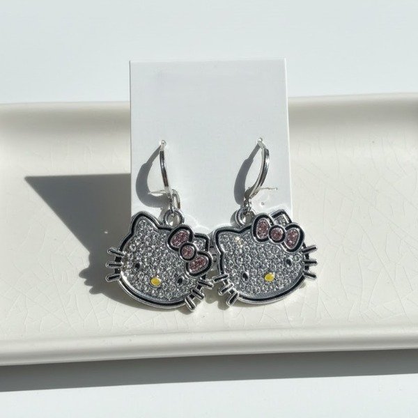 Producto - Aros Hello Kitty Brillo Plateado - Acero