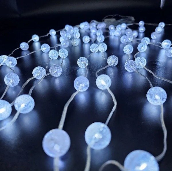 Producto - Cortina led de 80 bolitas luz Blanca Fria cable chato 220v de 2 x 1 mts