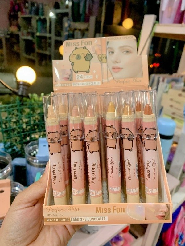 Producto - CORRECTOR RETRACTIL CAPIBARA MISS FON