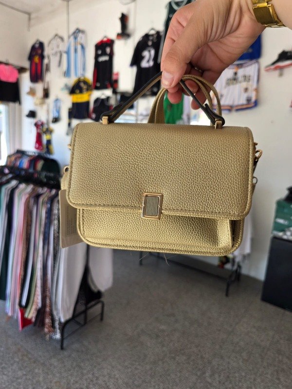 Producto - Carteras CrossBody Dorada