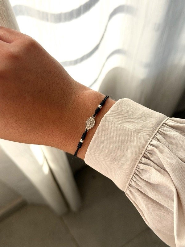 Producto - Pulsera hilo negro medalla milagrosa