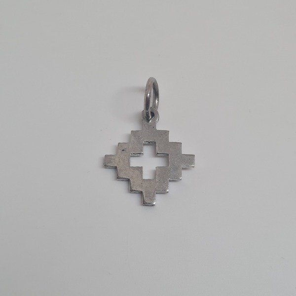 Producto - Dije Cruz cuadrada Calada