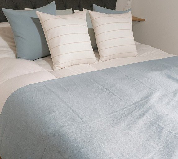 Producto - Set 2 Almohadones 40x40 + Pie de Cama 2x85 Aqua - 0