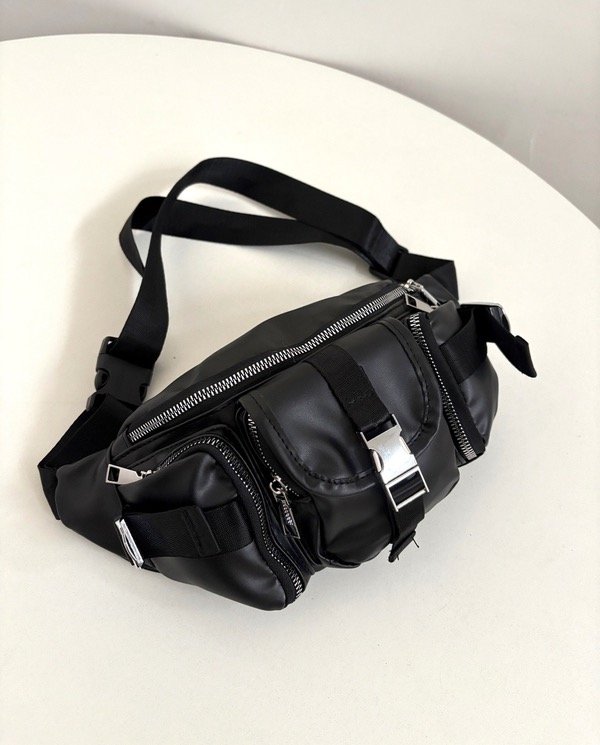 Producto - Riñonera Amplia Negra Bolsillos Funcionales 15x30x9cm