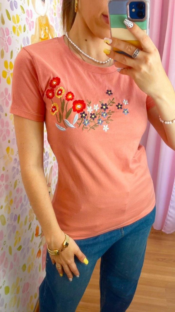 Producto - Remera Emmy C (Talle S)