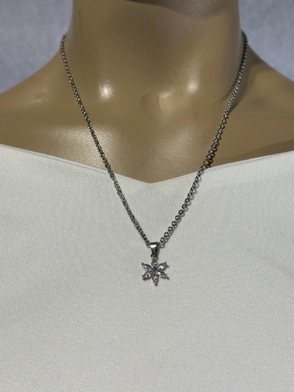 Producto - COLLAR ACERO FLOR STRASS