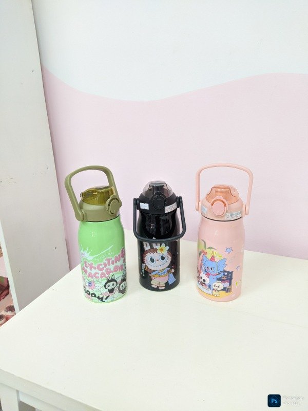 Producto - Botella térmica con agarre labubu 1 litro