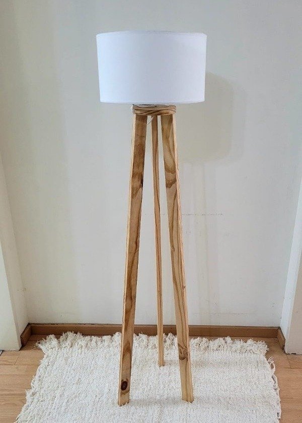 Producto - LAMPARA NORDICA DE PIE BLANCA 142X40 CM