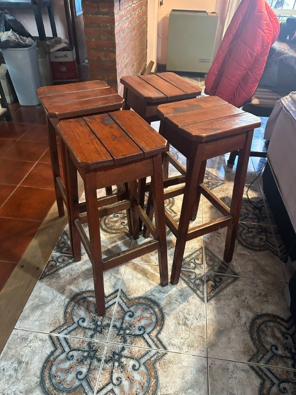 Producto - JUEGO 4 BANQUETAS ALTAS DE PINO BARNIZADAS 76cm. PRECIO POR TODAS #12119