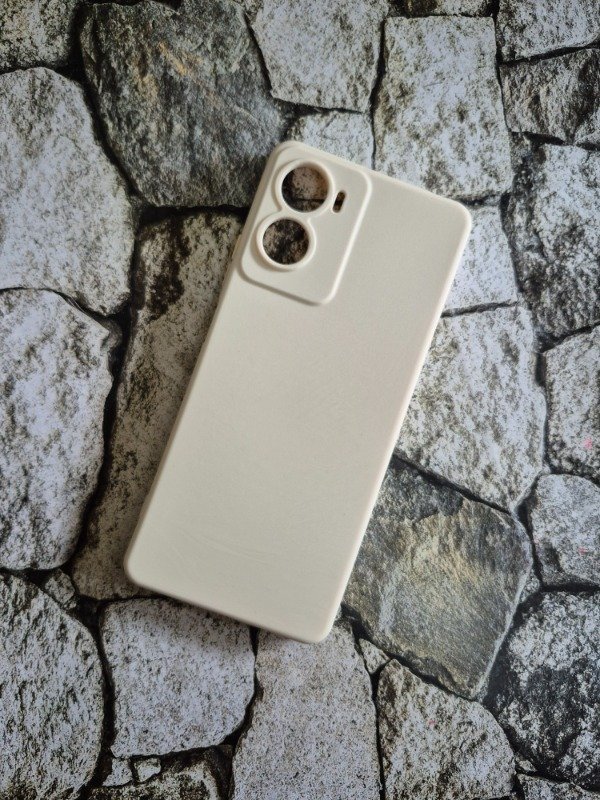 Producto - Funda tpu simil silicon sin felpa Moto G06 natural