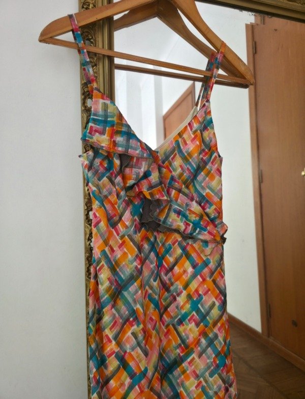 Vestido trazos de colores y volados — imagen 6