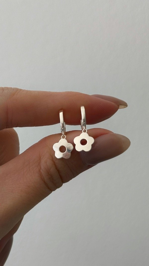 Producto - Argollas 1cm flor lisas calad P925