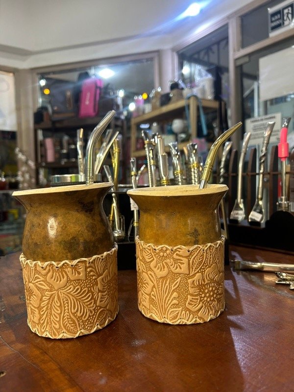 Producto - Mate Porongo Base de Cuero Diseñada