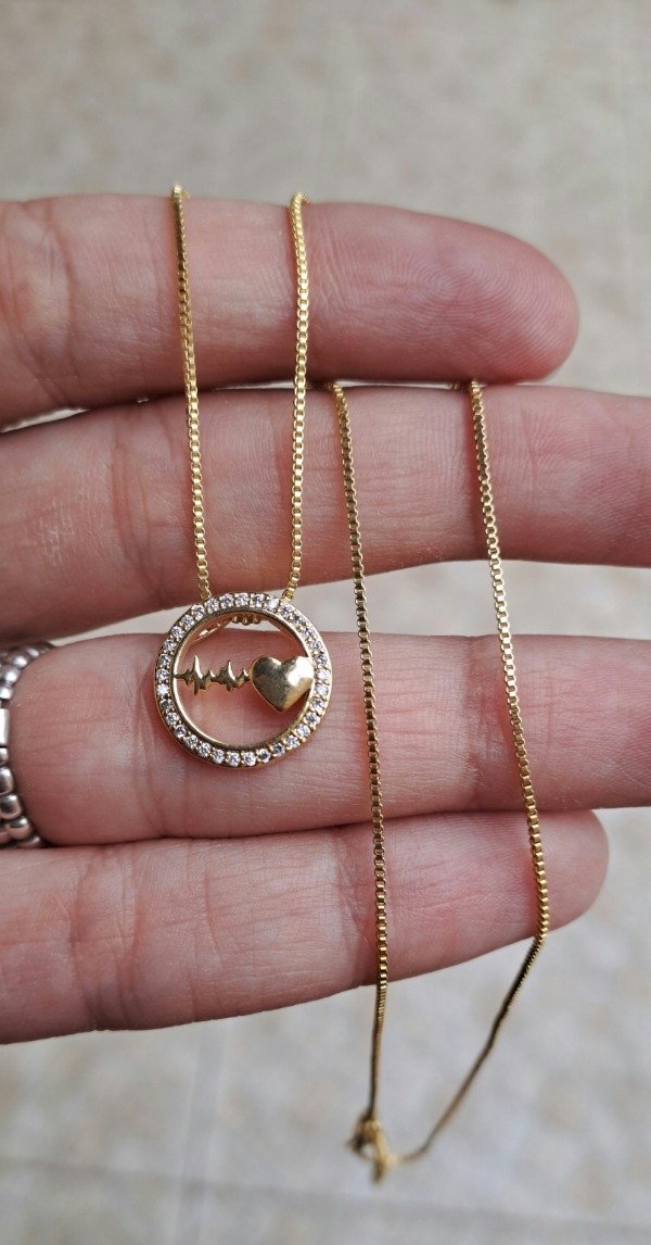 Producto - Collar enchapado en oro 40cm más 5cm de alargue con Dije frecuencia más corazón - 1