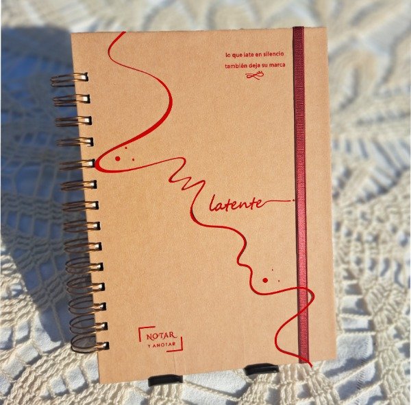 Producto - Latente  KRAFT / Cuaderno A5 Notar con Brillo Sectorizado