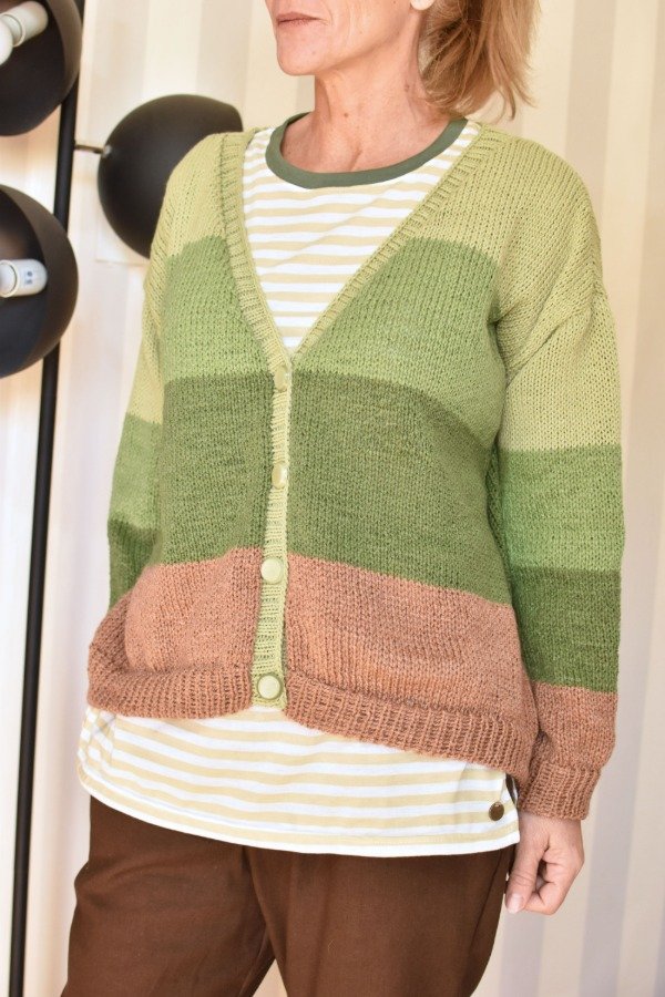 Producto - Cardigan Un Lugar - Verdes