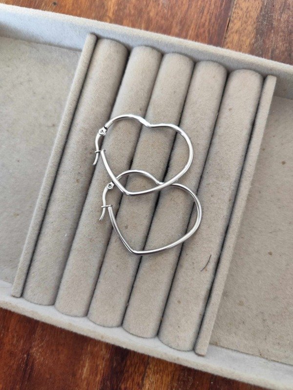 Producto - Aros argolla corazón tamaño 2. Acero quirúrgico.