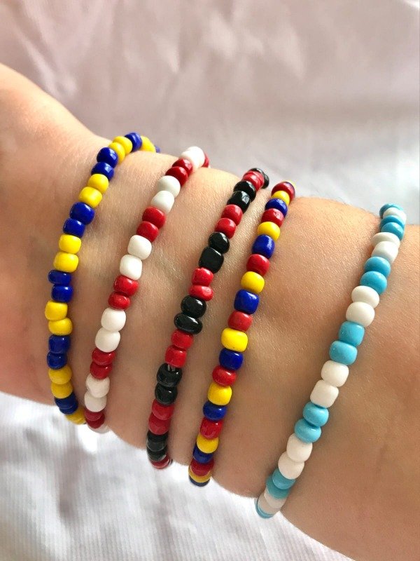 Producto - Pulseras futbol mostacilla