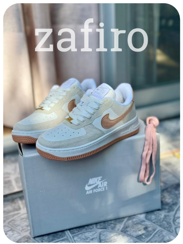 Producto - Nike AF1 Brillo Nude