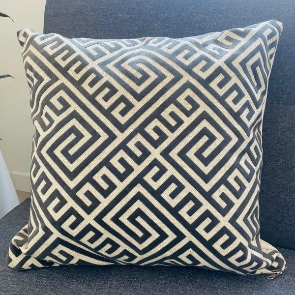 Producto - Almohadón Pana Labrada Grecas 45x45 cm