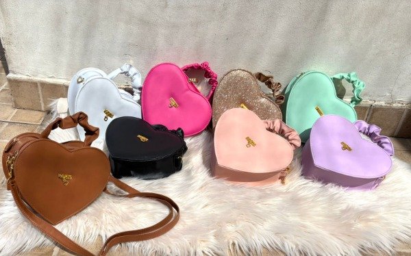 Producto - LINEA CHIKIS Carterita Corazón de nena
