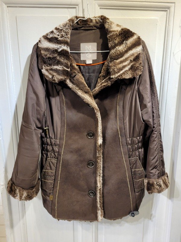 Producto - Campera MAXG marrón con ecocuero y piel sintética Talle M - PRECIO: 120X