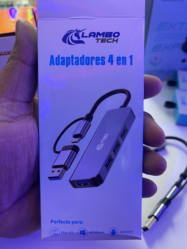 Producto - Adaptador. 4 en 1. De metal. Y. Entrada usb y tipo C