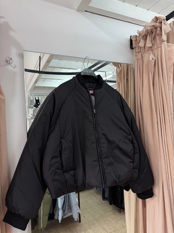 Producto - Campera BOMBER pieta