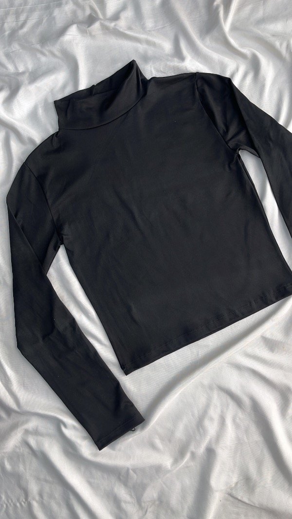 Producto - polera negra