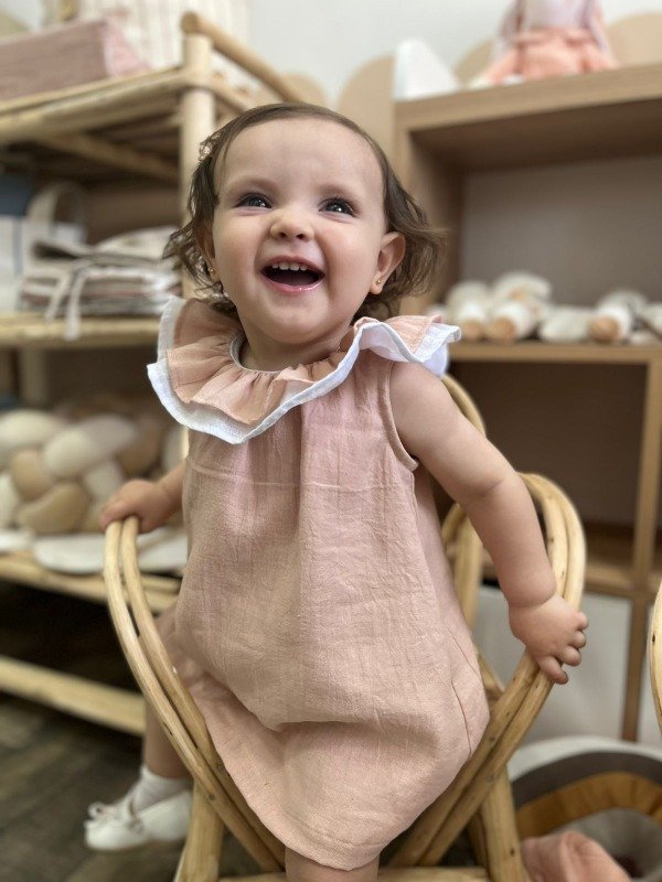 Producto - Sillita Amelia: Calidez Natural y Diseño Artesanal