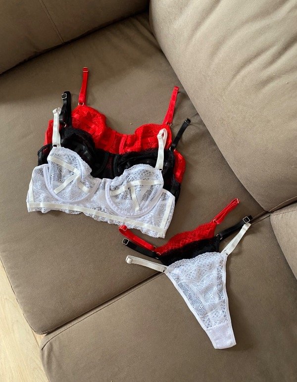 Producto - Conjunto de encaje con aro sin relleno