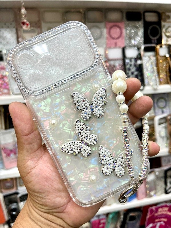 Producto - Funda 360 Dije Mariposas IPhone 17/pro/pro Max/air