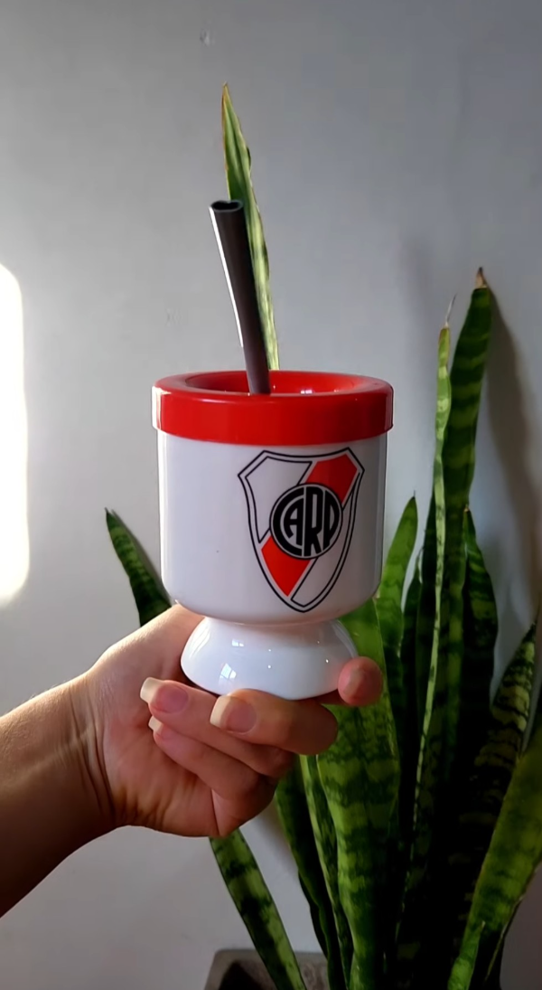 Producto - Mate autolimpiante