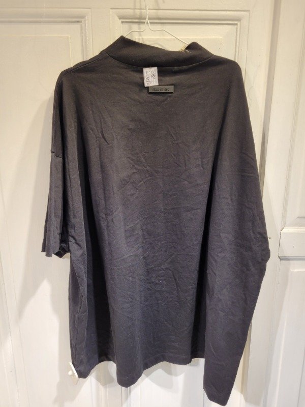 Producto - Remera ESSENTIALS negra Nueva Con etiqueta Talle L - PRECIO: 312X - 2