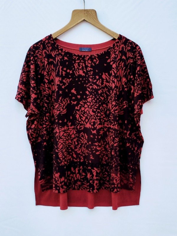 Producto - Remeron Pulso -base roja estampa Enredadera en negro-